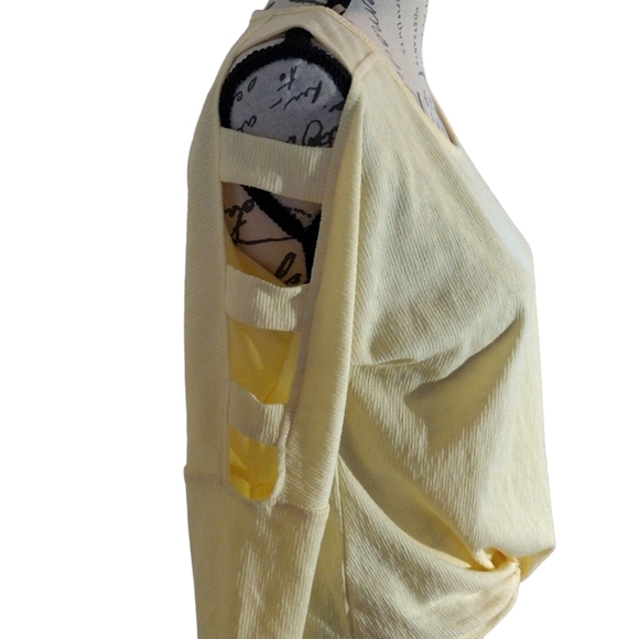 BCX Cold Shoulder Crop Top - Picture 2 of 7